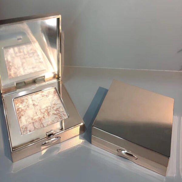 Brightening Highlight Compact (1)