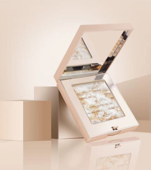 Brightening Highlight Compact (2)